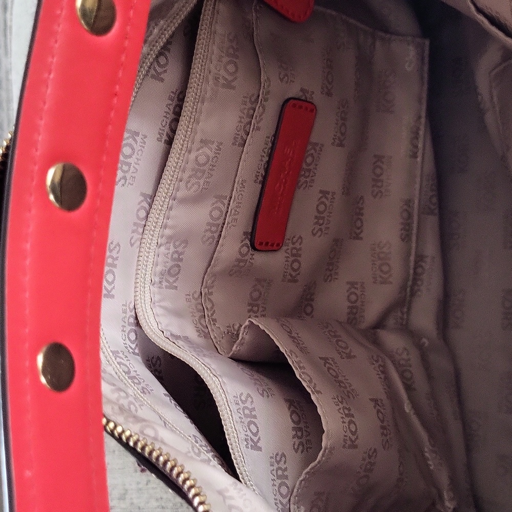 Michael Kors Red and Brown Shoulder Bag - Picture 2 of 4